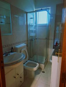 Et badeværelse på Cantinho da Paz - Apartamento completo t3