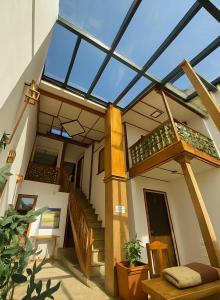 Rõdu või terrass majutusasutuses Old Yerevan Inn