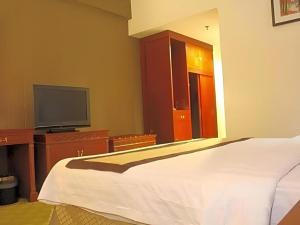 TV a/nebo společenská místnost v ubytování MB Hotel