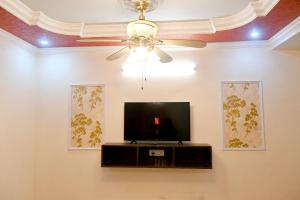 TV/trung tâm giải trí tại Villa Rang E Gulabi