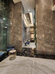 Et badeværelse på City View Studio Apartement South Surabaya