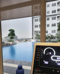 Swimmingpoolen hos eller tæt på City View Studio Apartement South Surabaya