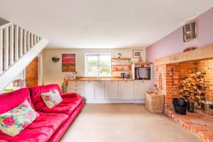 Køkken eller tekøkken på Willow Cottage by Leap Escapes + 9 billeder