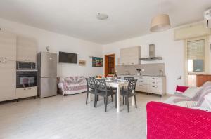 Nhà bếp/bếp nhỏ tại Marebello by BarbarHouse