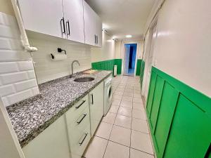 Nhà bếp/bếp nhỏ tại Golden Taksim Kent Apart Hotel