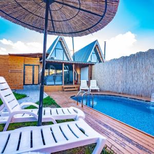 Swimmingpoolen hos eller tæt på Atakum Bungalov Evleri