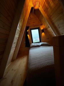 En eller flere senge i et værelse på Atakum Bungalov Evleri + 18 billeder