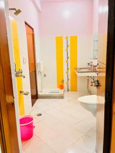 Phòng tắm tại Villa Rang E Gulabi +28 ảnh