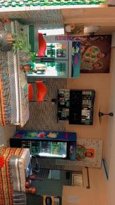 a view of a fast food counter in a restaurant at MONIQUE CZ Maria Gléta in Abomey-Calavi