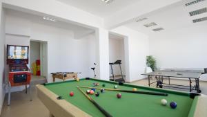 Biliár nebo kulečník v ubytování Villa Mandina - Makarska by Villas Guide