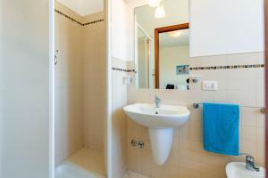 Phòng tắm tại Appartamento Attico Bellariva - MyHo Casa