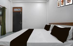 Φωτογραφία από το άλμπουμ του Manas stay inn σε Λάκναου