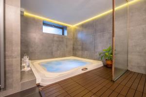 Phòng tắm tại JAMILO Home +20 ảnh