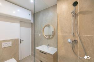 Phòng tắm tại MBA - Wonderful apartment - close to transportation +21 ảnh