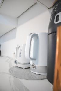 Køkken eller tekøkken på Pool view, BBQ, wifi, walk to Mandurah foreshore!