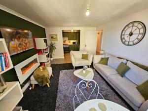 Afbeelding uit fotogalerij van Stylish Seafront Apartment with Bay Window Views in Cleethorpes