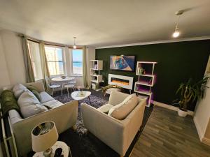 Afbeelding uit fotogalerij van Stylish Seafront Apartment with Bay Window Views in Cleethorpes +20 foto's