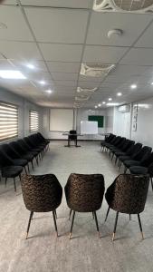 Møde- og/eller konferencelokalet på 105 Rooms Islamabad