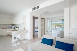 Køkken eller tekøkken på Appartamenti Aironi - Your House in Sardinia