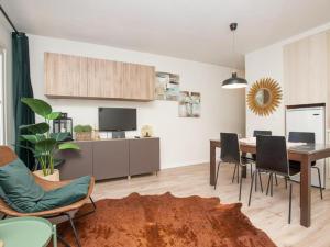 Kuchyň nebo kuchyňský kout v ubytování Apartamentos Mikka Mundial