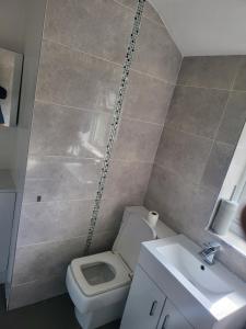 Ένα μπάνιο στο DudleyPalace