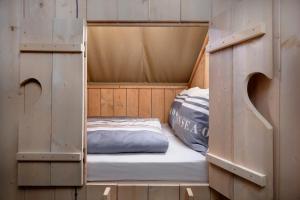 Postel nebo postele na pokoji v ubytování KNAUS Campingpark Haren