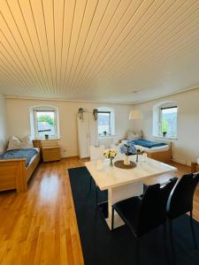 Ένα ή περισσότερα κρεβάτια σε δωμάτιο στο Fewo-Wilhering