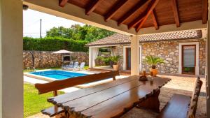 Swimmingpoolen hos eller tæt på Villa Gostinjac 1 with pool Krk by Villas Guide