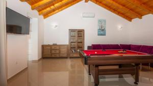 Billardbord på Villa Gostinjac 1 with pool Krk by Villas Guide