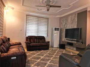 Et tv og/eller underholdning på Kadny Villa