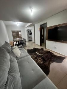 TV/trung tâm giải trí tại Sobrado Funcional da Sotero - boa localização +8 ảnh