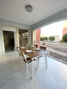 En balkon eller terrasse på STAY Andriana Apartment