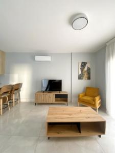 Et tv og/eller underholdning på STAY Andriana Apartment