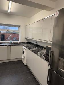 Køkken eller tekøkken på Cozy Room in Shared Home in Ashford