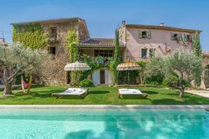 Swimmingpoolen hos eller tæt på Le Petit Palais Hors Du Temps