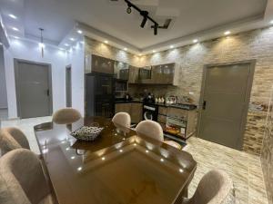 Kuchyň nebo kuchyňský kout v ubytování La Dolce Villa with Private Pool