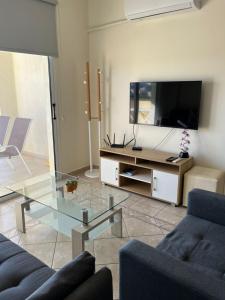 TV/trung tâm giải trí tại Eden Heights Sea View Apartment 502 - By IMH Travel & Tours +24 ảnh