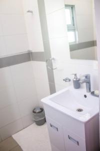 Koupelna v ubytování City Sea Exclusive Colonial Gem with Ocean View