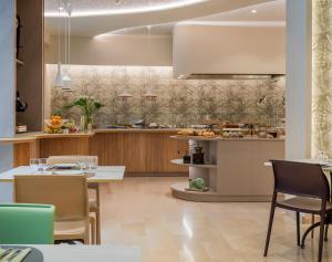 Mad på hotellet eller i nærheden