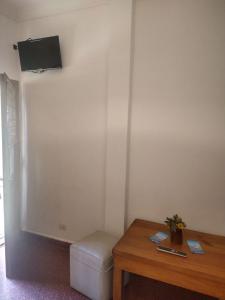 Et tv og/eller underholdning på Cabañas y Camping El Gringo + 16 billeder