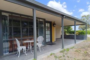 Tòa nhà nơi biệt thự tọa lạc +5 ảnh