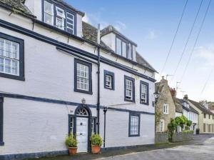 Το κτήριο όπου στεγάζεται  το διαμέρισμα