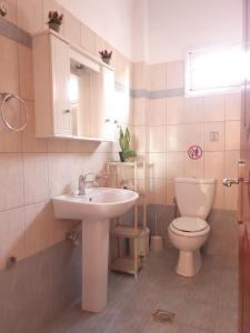 Phòng tắm tại Konitsa Horizon Villa