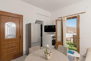 Et tv og/eller underholdning på Polos Luxury Apartments Astypalea