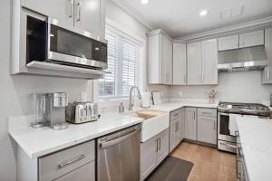 Kuchyň nebo kuchyňský kout v ubytování DCs best kept secret and built in 2022 + 29 fotografií