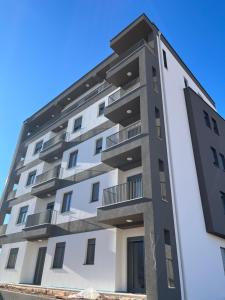 Το κτήριο όπου στεγάζεται  το διαμέρισμα