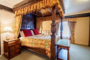 Postel nebo postele na pokoji v ubytování Marygreen Manor + 65 fotografií