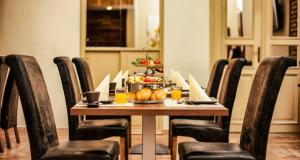 a table with a tray of food on it at SOUS44 in Budapest