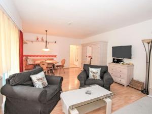 Et tv og/eller underholdning på Apartment Am Birkenhain-2 by Interhome