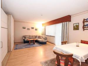 Et opholdsområde på Apartment Am Birkenhain-6 by Interhome + 21 billeder